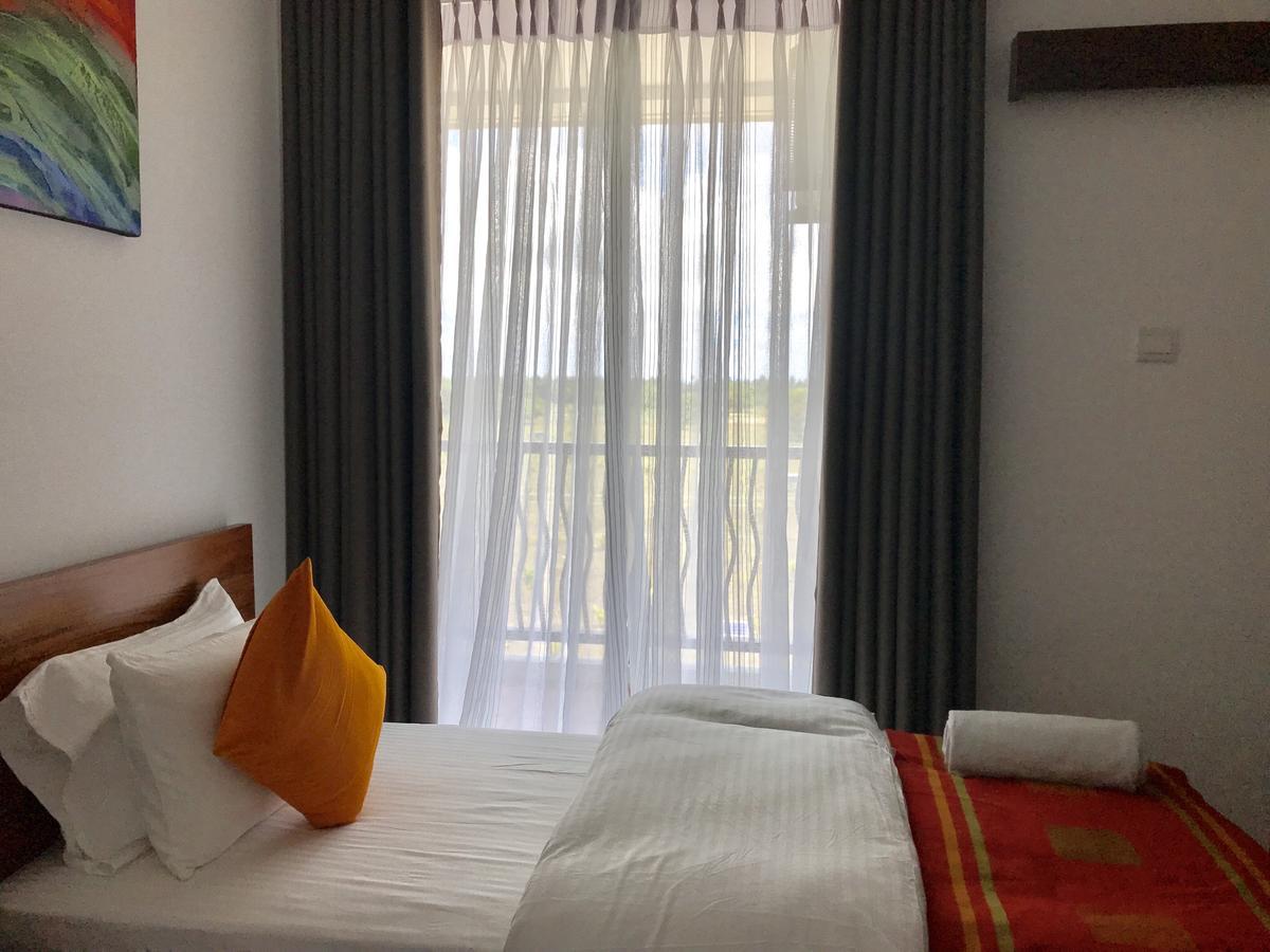 Araliya Oceanfront Condos Nilaveli, Trincomalee Bagian luar foto