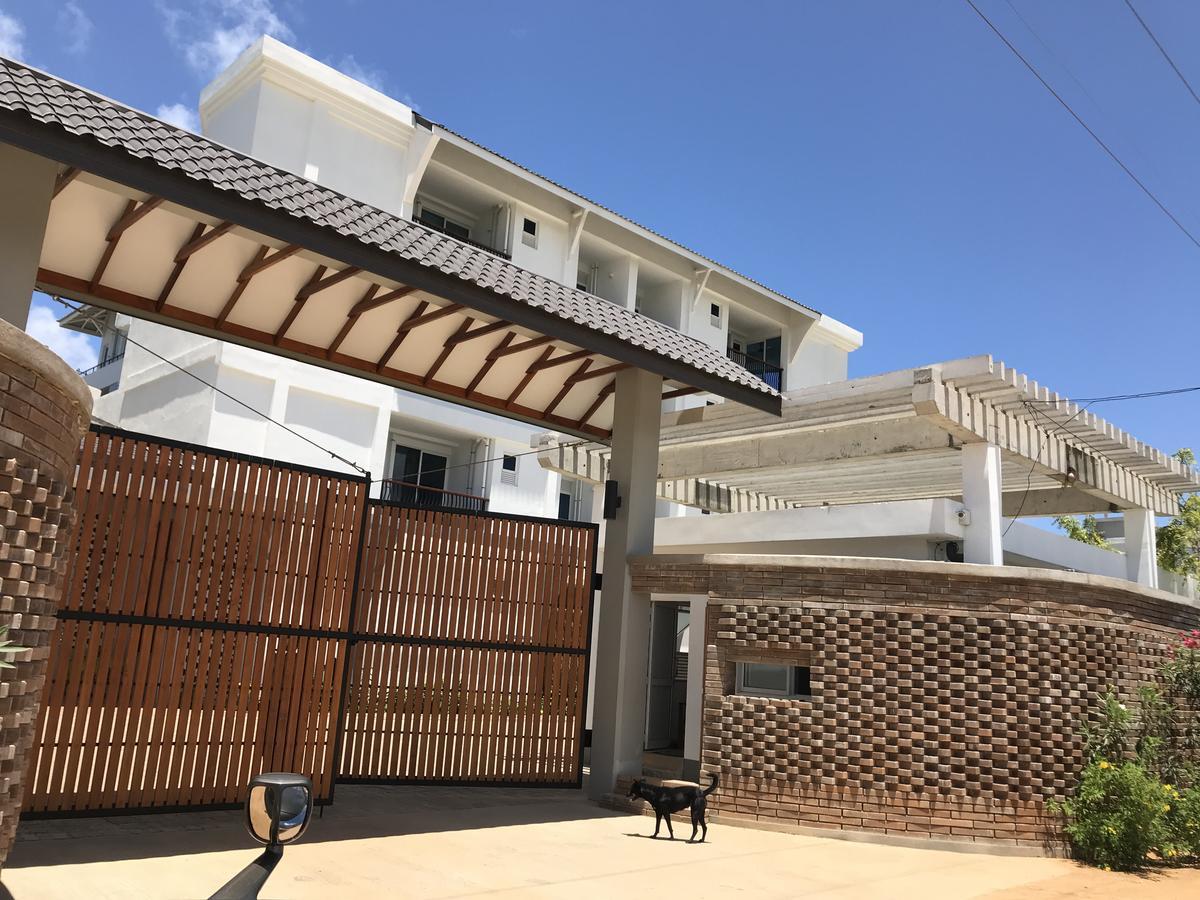 Araliya Oceanfront Condos Nilaveli, Trincomalee Bagian luar foto