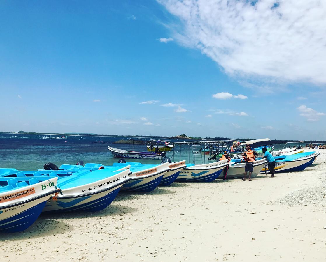 Araliya Oceanfront Condos Nilaveli, Trincomalee Bagian luar foto
