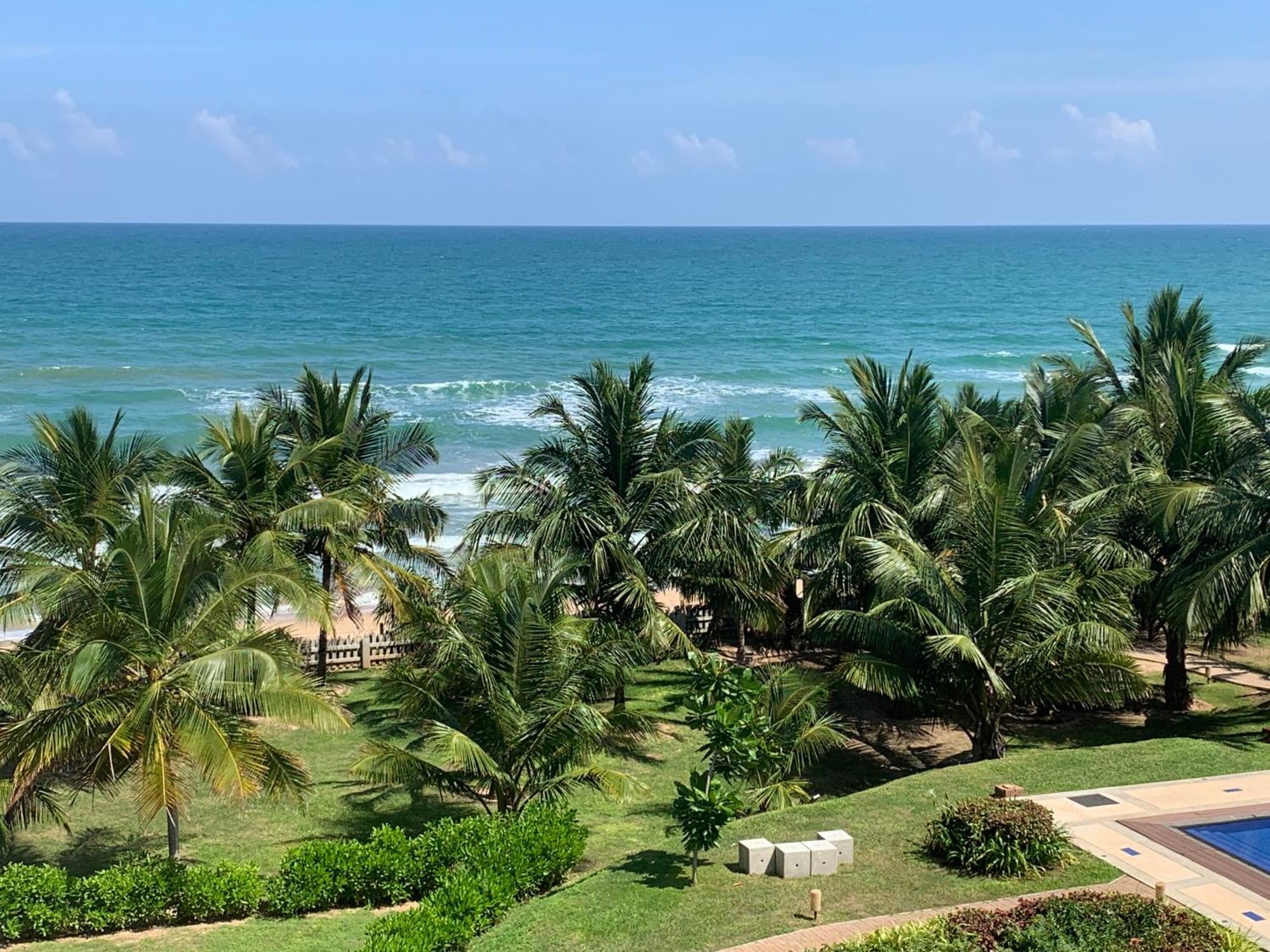 Araliya Oceanfront Condos Nilaveli, Trincomalee Bagian luar foto